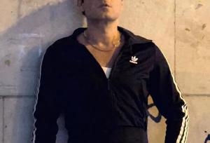 شب‌گردی نوید محمدزاده در خیابان‌های تهران