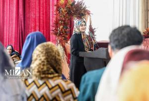 چهره خندان همسر عباس عراقچی در بازارچه خیریه