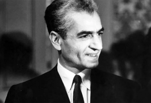 مراسم عروسی «محمدرضا پهلوی» با همسر سومش در کاخ گلستان