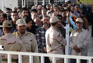 حضور گسترده زائر در مرز مهران؛ مرزبانان در حال روان‌سازی جمعیت هستند