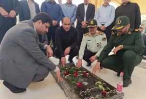 تجدید میثاق با شهدا به مناسبت هفته دولت در عسلویه