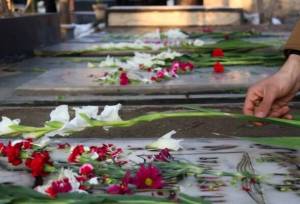 آیین گلباران مزار شهدا در آذربایجان شرقی برگزار می‌شود