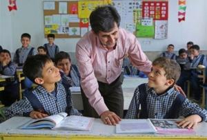 کمبود ۱۷۶۰۰۰ معلم در سال تحصیلی جدید بیخ گوش مدارس دولتی