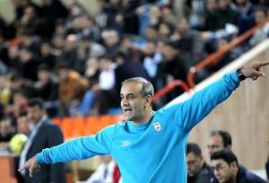 سرمربی مس سونگون: به‌ خدا قسم تیم را نابود نمی‌کنم / کسی دخالت کند، می‌رود