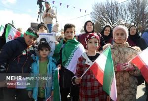 حضور پرشور نوجوانان در راهپیمایی ۲۲ بهمن شهر ایلام