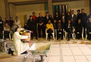 کرمانی ها از اجراهای خیابانی جشنواره تئاتر استانی استقبال ویژه کردند