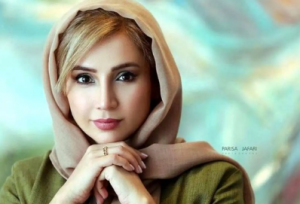 شبنم قلی‌خانی در کنسرت خواننده مشهور آن‌ورِ آبی