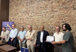 برگزیدگان جایزه بین المللی خوشنویسی «یاس یاسین» تقدیر شدند
