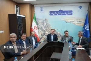 معاون رئیس جمهور از زیرساخت‌های بندری بوشهر بازدید کرد