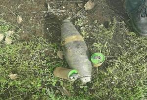 کشف گلوله جنگی عمل‌نکرده از دوران دفاع مقدس در روستای کوییک دشت‌ذهاب