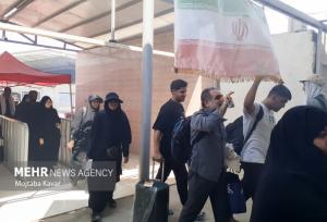 حضور باشکوه زوار عتبات عالیات در مرز مهران