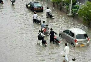 برجای ماندن بیش از ۱۰۰۰ کشته و زخمی در سیل‌های مرگبار پاکستان