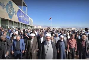 اقامه نماز استسقاء در سمنان؛ دست نیاز به‌ سوی خدای باران