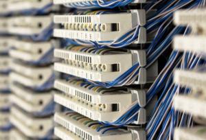 کاسبی مخابرات کرمانشاه؛دریافت حق نگهداری از تلفن‌هایی که بوق نمی‌زنند!