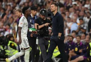 خودداری وینیسیوس از تمدید قراردادش با رئال به خاطر آلونسو