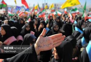 غلامی: دانش‌آموزان با شعار مرگ بر استکبار جهان را بیدار کردند