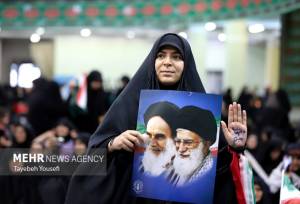 اجتماع بانوان در دفاع از حریم قرآن و ولایت در مسجد جمکران