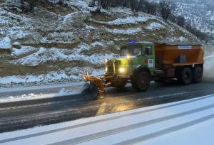 سرپرست راهداری ایلام: ۳۰۶ کیلومتر از جاده‌های ایلام، برف‌روبی شد