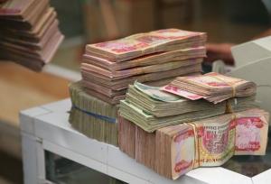 فرزین: امسال ارز اربعین به زائران پرداخت می‌شود