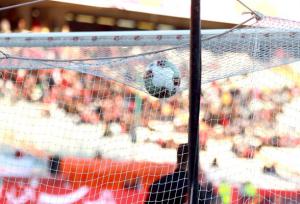 سقوط آزاد «سرمایه اجتماعی» در فوتبال/ «بنگاهی» برای غارت اموال عمومی!