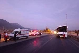 رضازاده: تصادف و آتش‌سوزی دو خودرو در میاندوآب ۵ فوتی برجای گذاشت