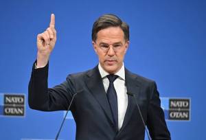 دبیرکل ناتو به اوکراین سفر می‌کند
