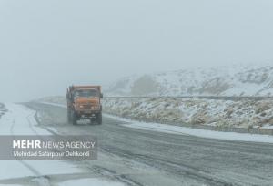 بارش شدید برف در گردنه سربیژن ساردوئیه جیرفت