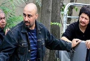 تصویری جالب از رضا عطاران در پشت صحنه سریال «متهم گریخت»