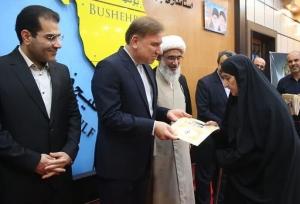 مراسم تکریم ۱۰۰ مادر شهید  در بوشهر برگزار شد