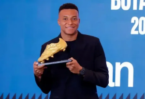 روز تاریخی کیلیان: امباپه کفش طلا پوشید