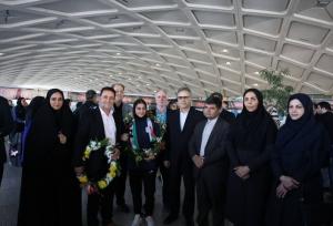 استقبال از تیم ملی فوتبال بانوان ایران در فرودگاه مشهد