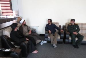 مسئولان به دیدار آزاده روحانی در شهرستان کنگان رفتند