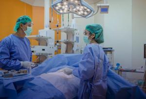 درمان قطعی انواع بیماری‌های مقعدی بدون بیهوشی چگونه انجام می شود؟