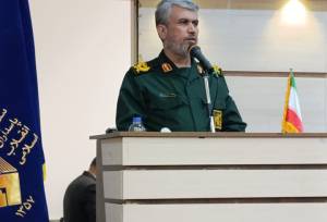 سردارغلامی:ناوها و جنگنده‌های دشمن علیه ایران اسلامی، هیچ کارایی ندارد