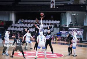 قهرمان دوباره به نفت رسید/ کار راحت استقلال و گروه بهمن