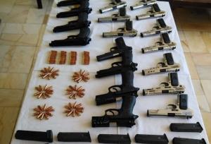 کشف ۴۰ قبضه کلت و ۸۰ خشاب از قاچاقچیان در سیستان و بلوچستان