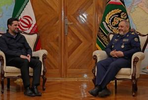 وزیر دفاع با سرپرست سازمان هواپیمایی کشوری دیدار کرد