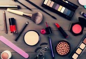 کشف ۱۱ میلیارد تومان اقلام آرایشی قاچاق در بازار تهران