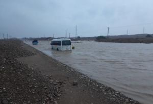 کندی تردد در مسیر دهلران-اندیمشک به علت آبگرفتگی