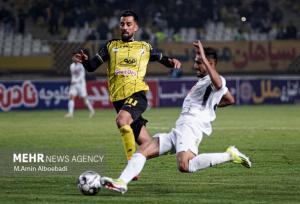 ادامه تساوی‌های بدون گل در نیمه اول دو بازی لیگ برتر فوتبال