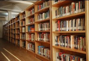 گردآوری ۸۰ هزار جلد کتاب برای کتابخانه مرکزی اراک