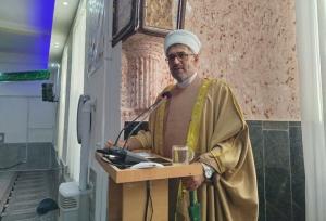 ماموستا محمدی: دعا آرامش و امنیت را به قلب مؤمن هدیه می‌کند