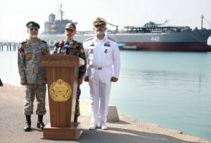 نیروی دریایی عنصری مهم در تحقق عمق راهبردی و دفاعی کشور است