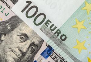 امروز ۱۷ خردادماه در مرکز مبادله؛ افزایش اندک قیمت دلار و یورو