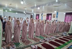 اقامه نماز جماعت در مدارس تقویت‌کننده وحدت و معنویت دانش‌آموزان است