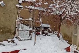 بارش برف در روستای میهم علیا از توابع قروه