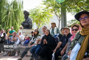 ارائه خدمات اقامتی به بازنشستگان و وظیفه بگیران کشوری