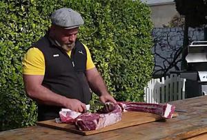 طرز تهیه استیک کبابی آذربایجانی در دل طبیعت