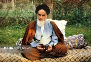 دفاع امام خمینی از مولوی؛ گلایه متشرعین از شعر امام و اتهام به بی‌دینی