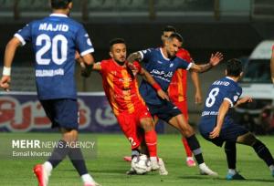 گلزن گل‌گهر به پرسپولیس: هواداران به مادر فوت شده‌ام توهین نکنند